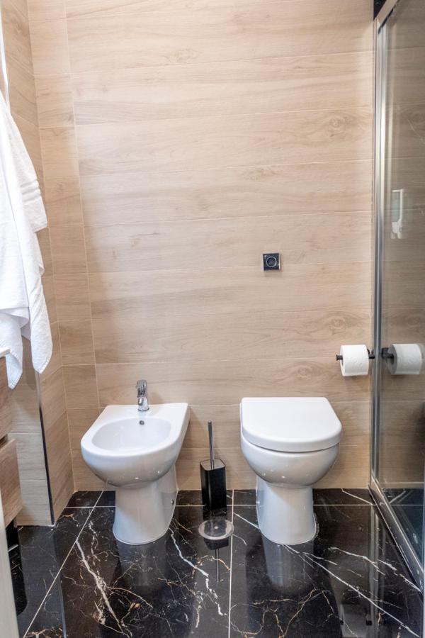 Bartolomeo 61 Apartment เนเปิลส์ ภายนอก รูปภาพ